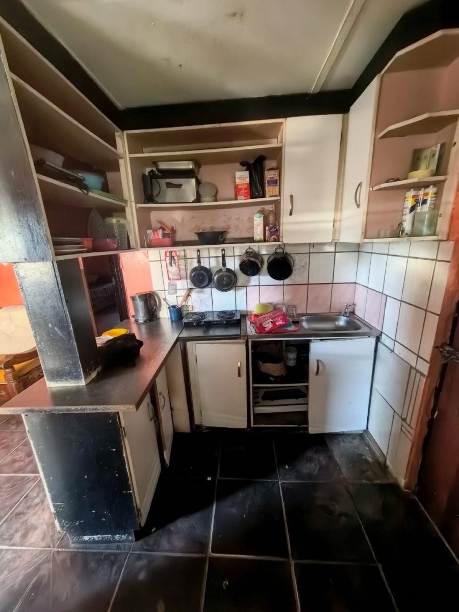 2 Bedroom Property for Sale in Lavender Hill Western Cape
